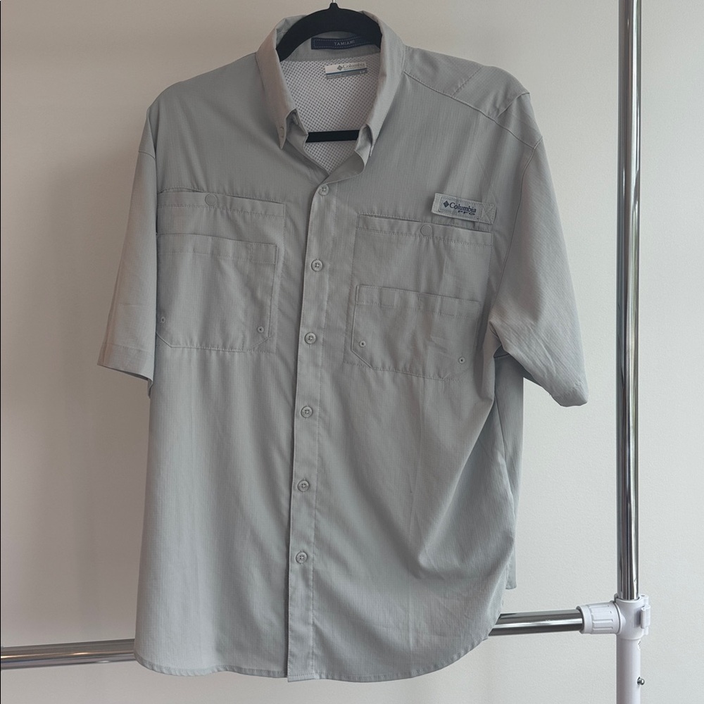 Columbia Light Gray Button-Up Shirt